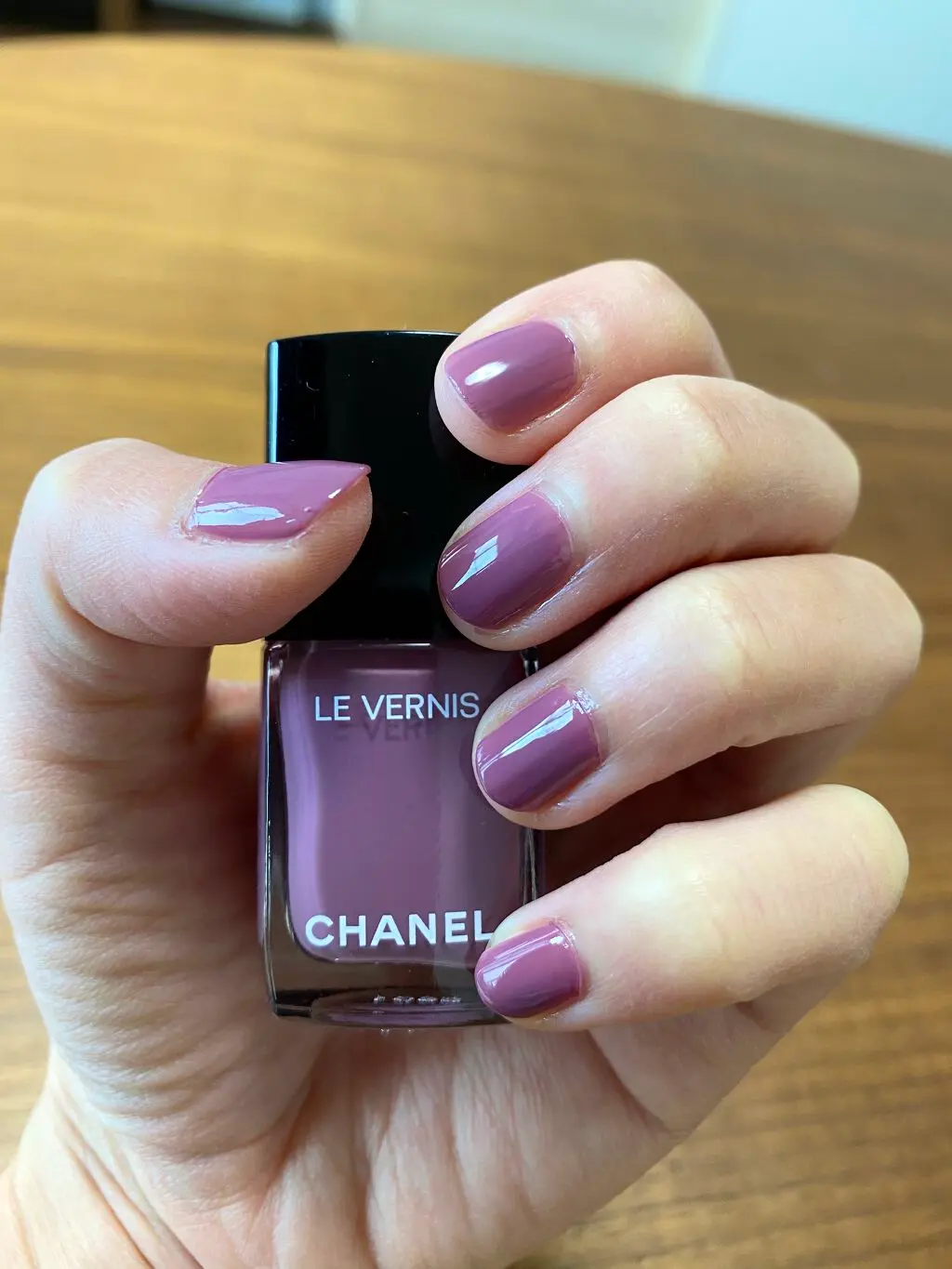 紫のキャラクターは？